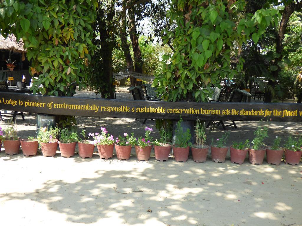 Chitwan Gaida Lodge Sauraha Eksteriør bilde
