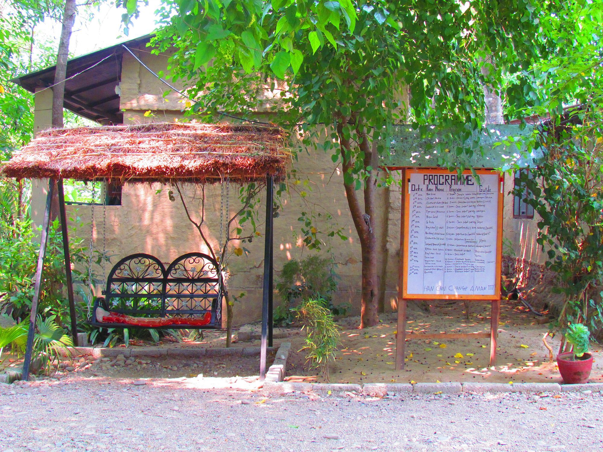 Chitwan Gaida Lodge Sauraha Eksteriør bilde
